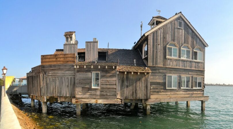 Chiloé_Wooden house on stilts - palafito - suspended above the sea in Castro, Chiloe Island, Chile