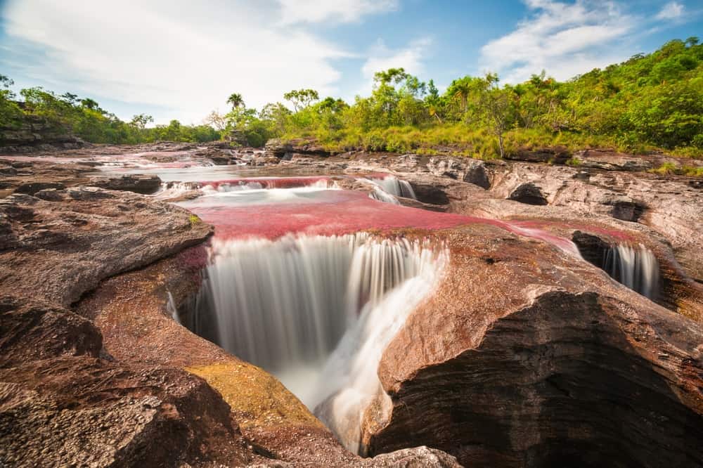 Cano-Cristales-is-a-river-in-Colombia-that-is-located-in-the-Sierra-de-la-Macarena.