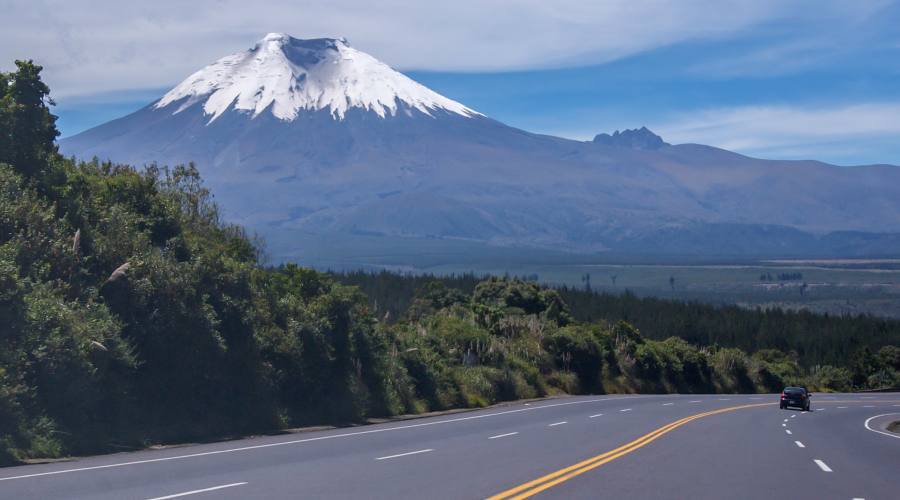 Cotopaxi e strada