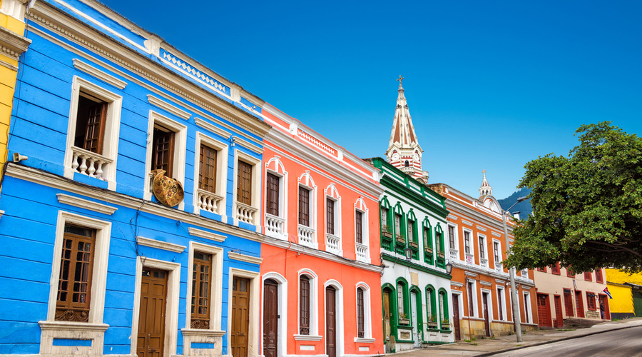 Edificio-colorato-nel-quartiere-La-Candelaria-nel-centro-storico-di-Bogota-Colombia