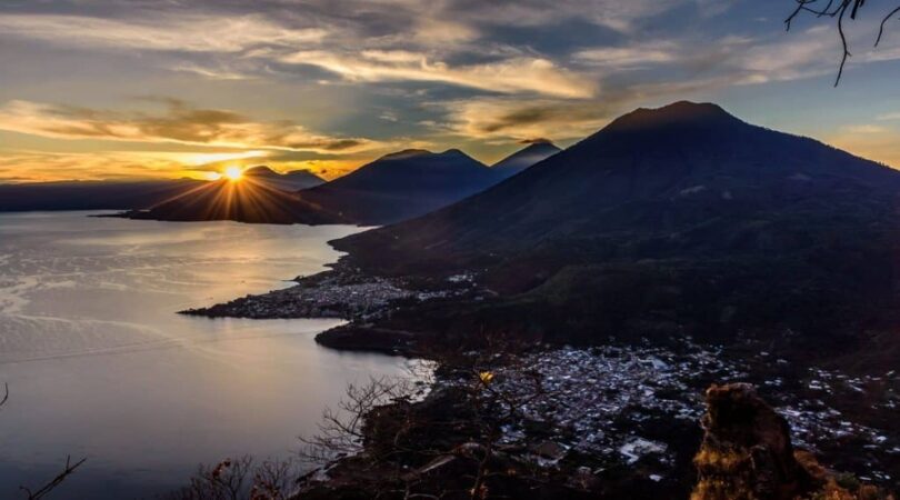 Sunrise-over-Lake-Atitlan-5-volcanoes-San-Juan-La-Laguna-San-Pedro-la-Laguna.-View-from-Indian-Nose-San-Juan-La-Laguna-in-Guatemalan-highlands.