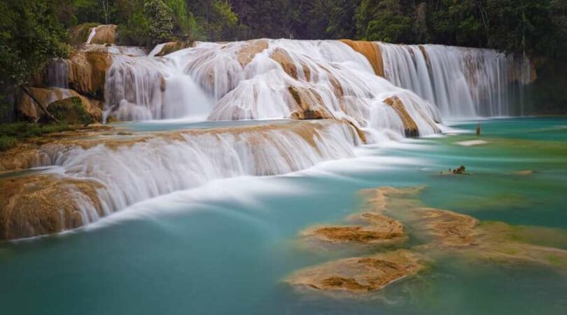 The-turquoise-waters-of-the-waterfall-Agua-Azul-in-Mexico