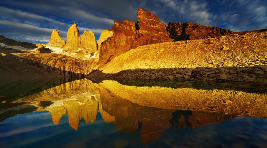 Torres del Paine all'alba