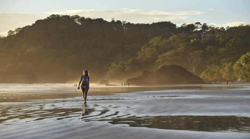 Yoga in Costa Rica- in Spiaggia