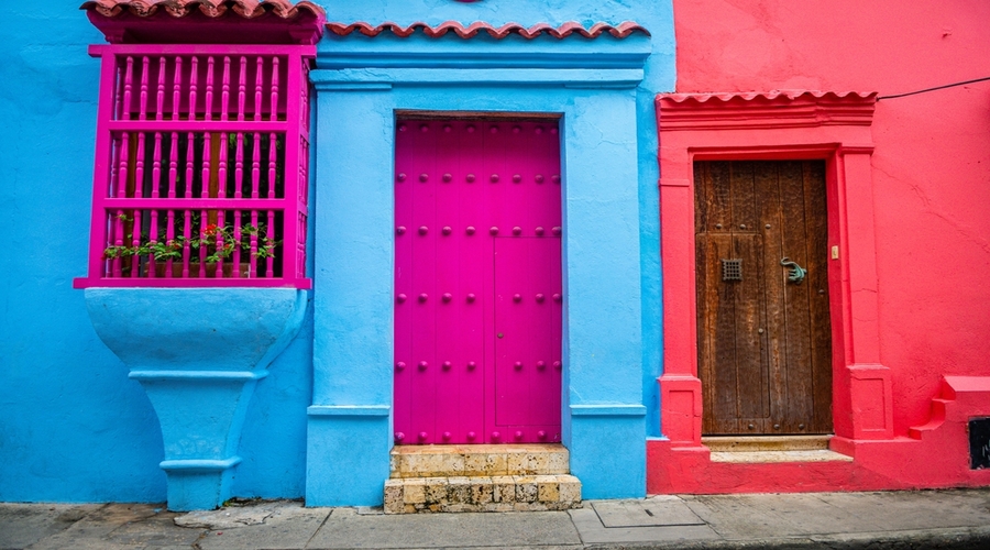 colorful-street-of-cartagena