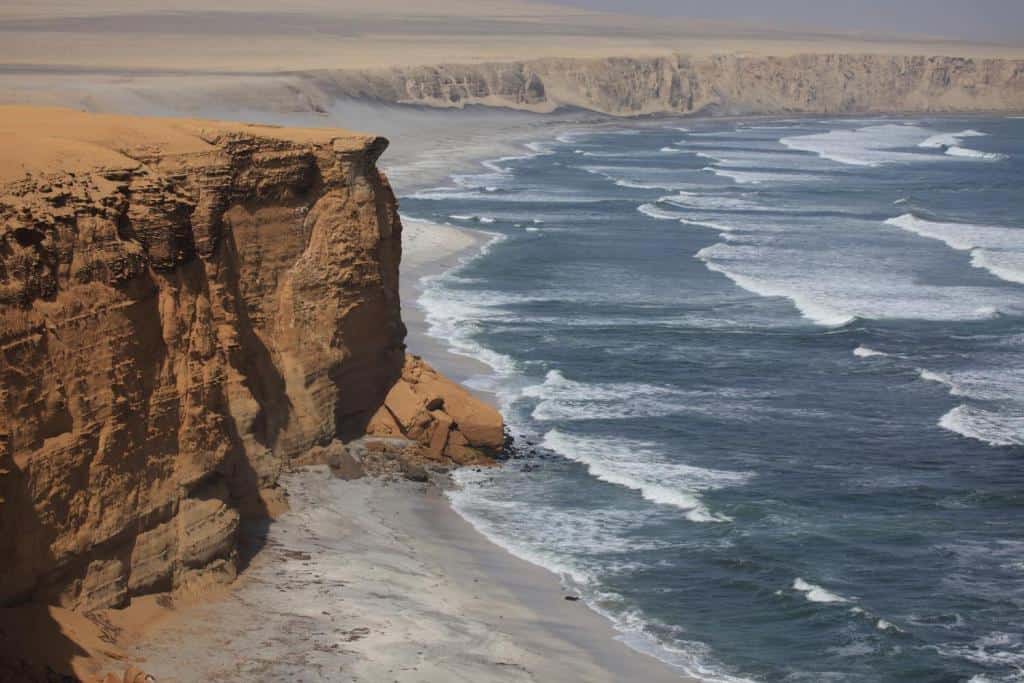 Paracas. scogliera dall'alto