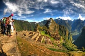 Machu Picchu: altitudine, come arrivare la guida per visitarlo- gruppo di persone