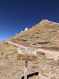 Montagne Colorate in Perù Cartello