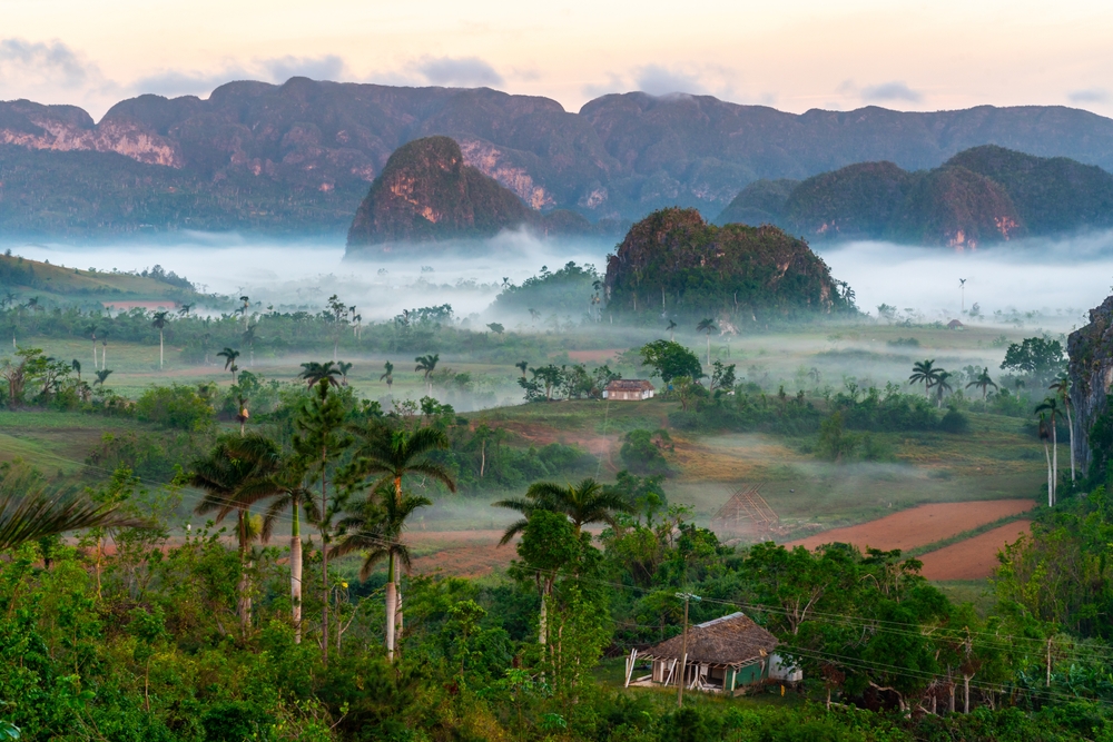 Val-de-vinales-unesco-world-heritage-site-early-morning-mist-vinales