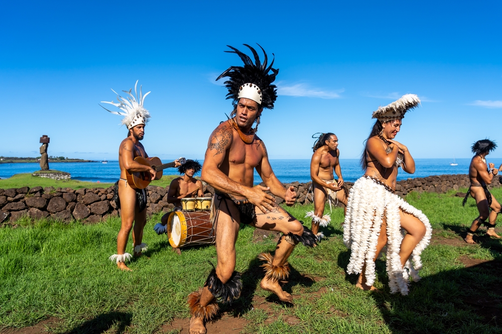 Easter-Island-dance-show-by-local-performers-near-Ahu-Tahai-complex-Easter-Island-Rapa-Nui-Chile