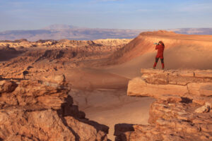 Photographer-in-the-Moon-Valley-Valle-de-la-Luna-Atacama-Desert-Chile